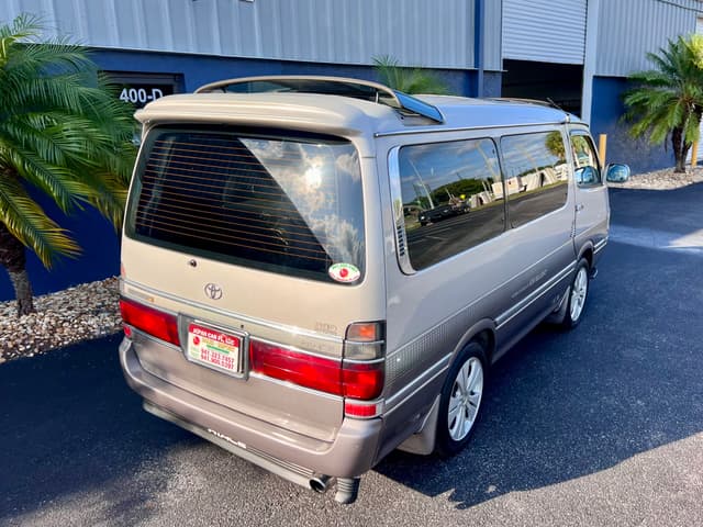 1996 Toyota HiAce JDM car for sale — photo 16 of 22
