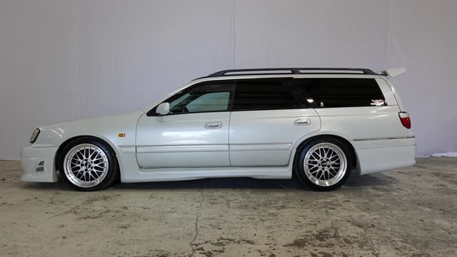 1998 Nissan Stagea JDM car for sale — photo 5 of 13