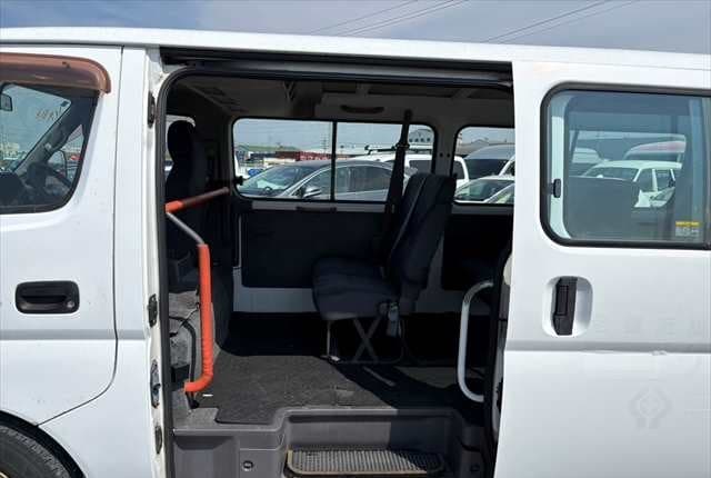 2007 Nissan Caravan JDM car for sale — photo 22 of 25
