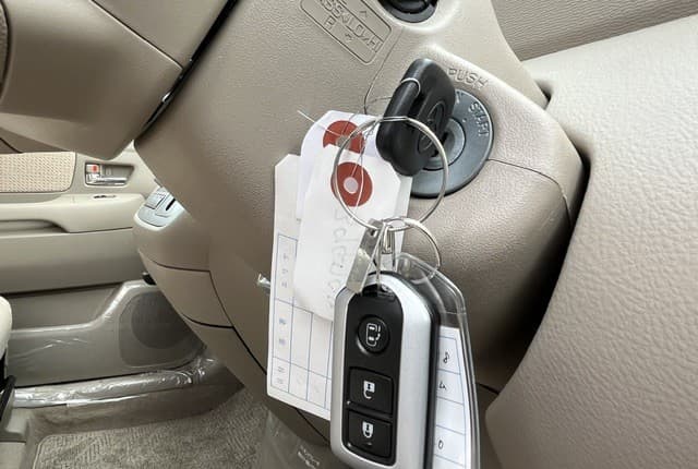 2007 Toyota Raum JDM car for sale — photo 12 of 25