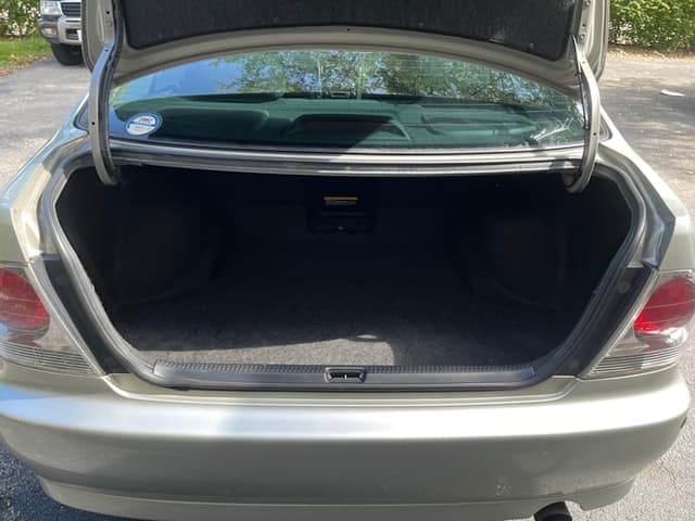1998 Toyota Altezza JDM car for sale — photo 16 of 17