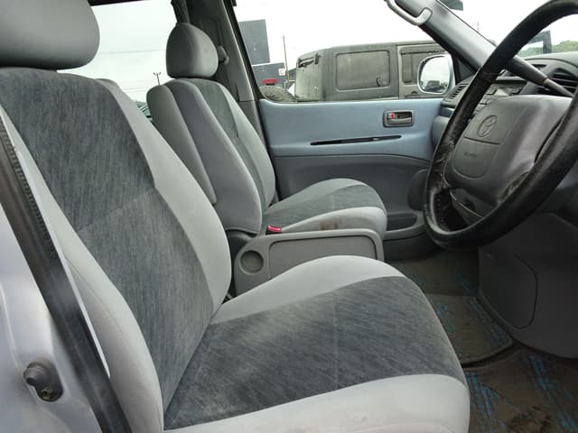 1999 Toyota Regius JDM car for sale — photo 25 of 25