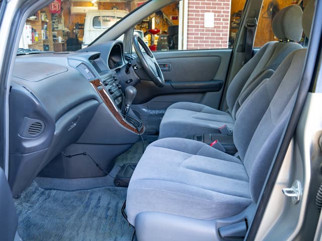1999 Toyota Harrier JDM car for sale — photo 13 of 18