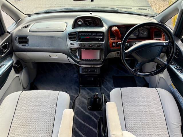 2000 Mitsubishi Delica JDM car for sale — photo 15 of 25
