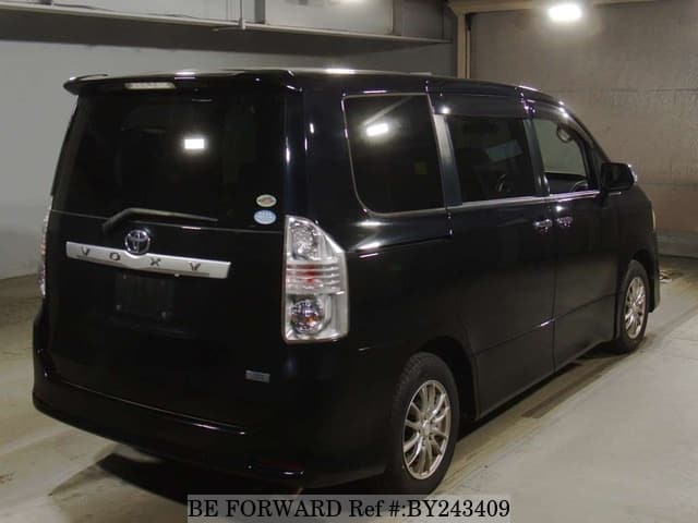 2009 Toyota Voxy JDM car for sale — photo 2 of 2