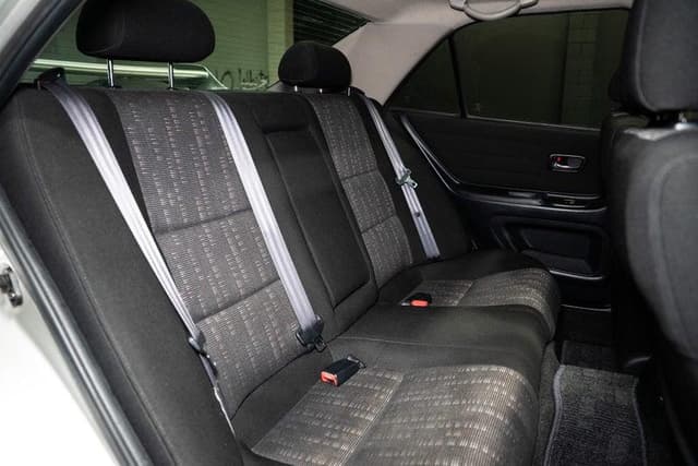 1999 Toyota Altezza JDM car for sale — photo 15 of 16