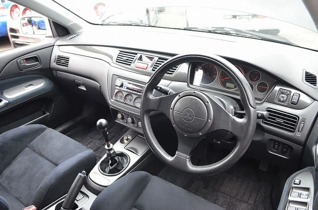 2004 Mitsubishi Lancer JDM car for sale — photo 10 of 11