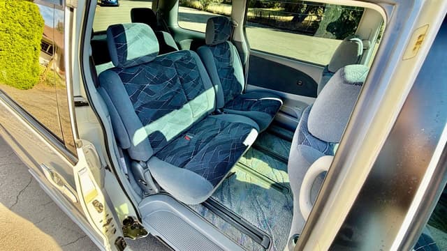 2000 Toyota Estima JDM car for sale — photo 15 of 19