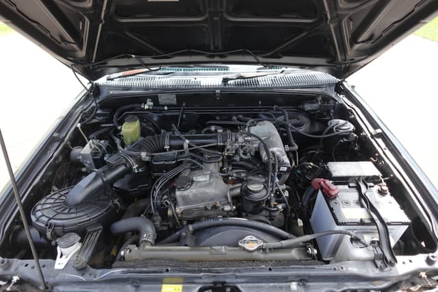 2000 Toyota Hilux JDM car for sale — photo 18 of 18