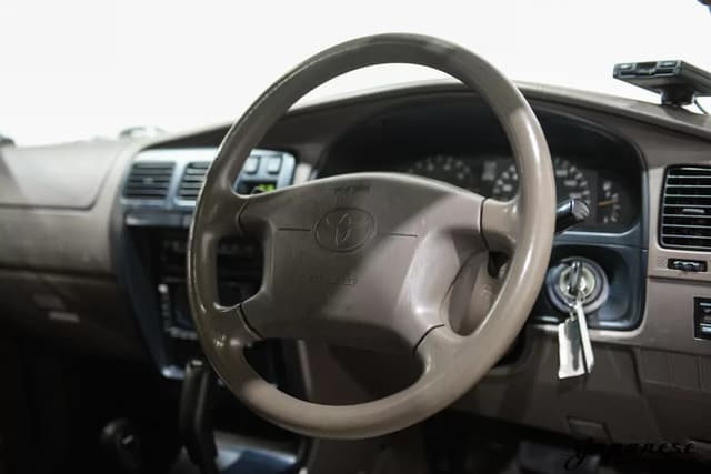 1998 Toyota Hilux JDM car for sale — photo 12 of 25
