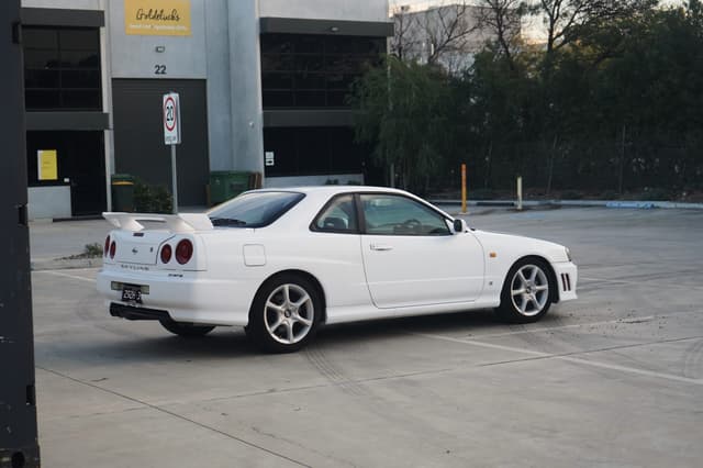 1998 Nissan Skyline JDM car for sale — photo 9 of 25