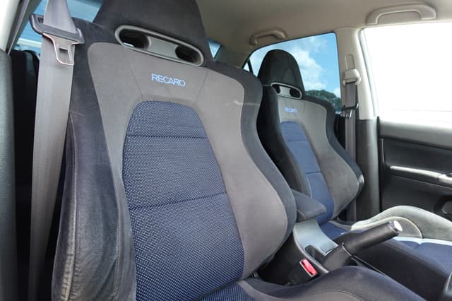 2001 Mitsubishi Lancer Evolution JDM car for sale — photo 16 of 19