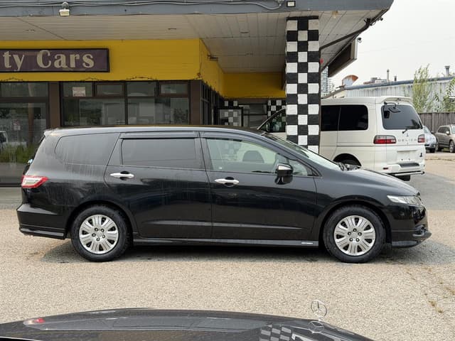 2011 Honda Odyssey JDM car for sale — photo 8 of 19