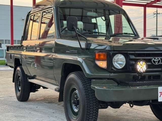 2001 Toyota Land Cruiser JDM car for sale — photo 11 of 25