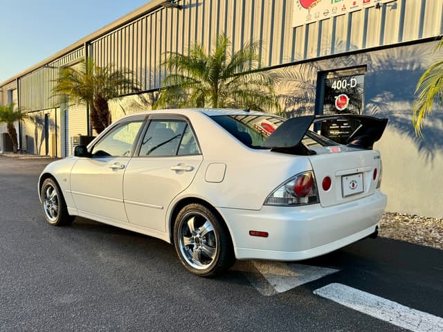 2000 Toyota Altezza JDM car for sale — photo 6 of 25