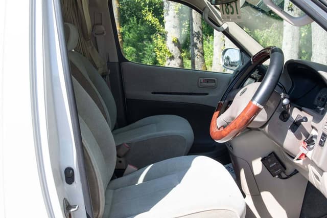 1999 Toyota Grand Hiace JDM car for sale — photo 10 of 25