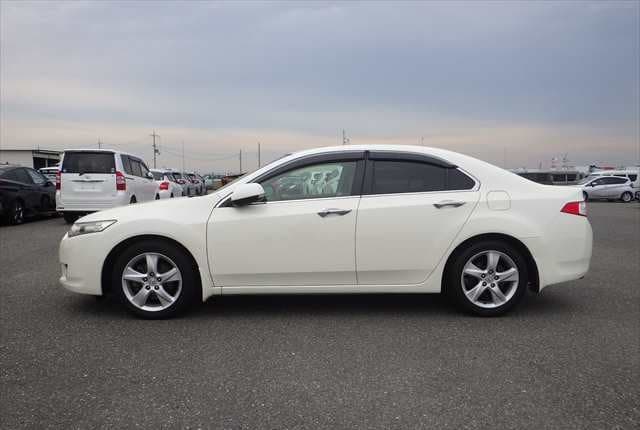 2009 Honda Accord JDM car for sale — photo 6 of 25