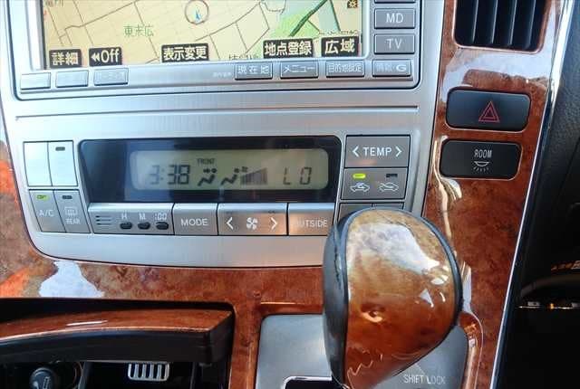 2007 Toyota Alphard JDM car for sale — photo 15 of 25