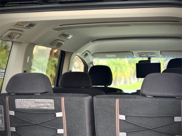 2009 Mitsubishi Delica JDM car for sale — photo 11 of 25