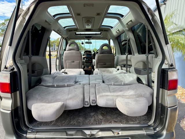 2000 Mitsubishi Delica JDM car for sale — photo 19 of 23