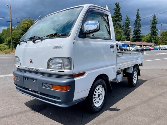 1998 Mitsubishi Minicab JDM car for sale — photo 3 of 25