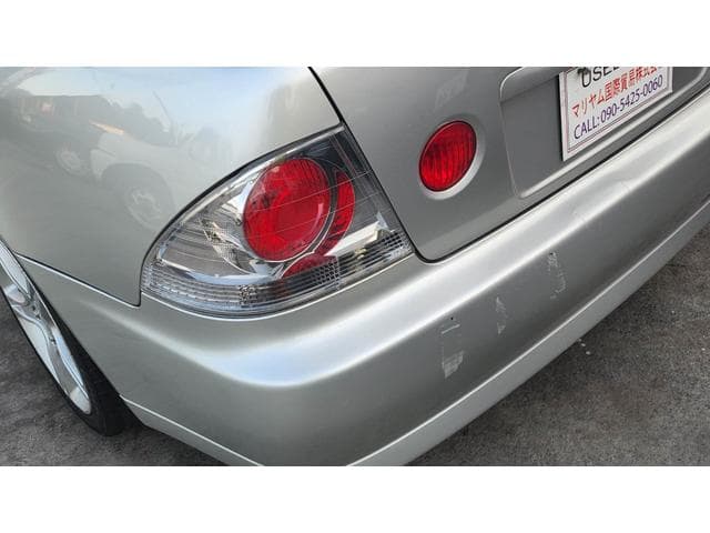 1999 Toyota Altezza JDM car for sale — photo 12 of 24