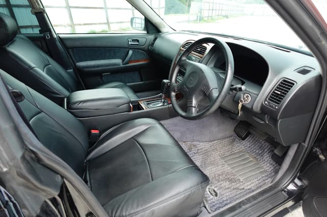 1998 Nissan Gloria JDM car for sale — photo 15 of 19