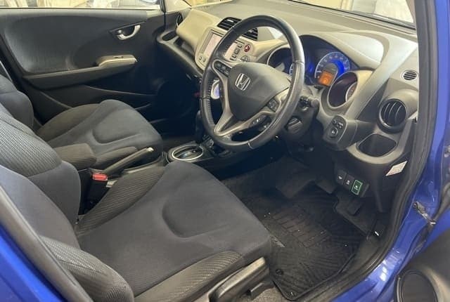 2010 Honda Fit JDM car for sale — photo 3 of 6