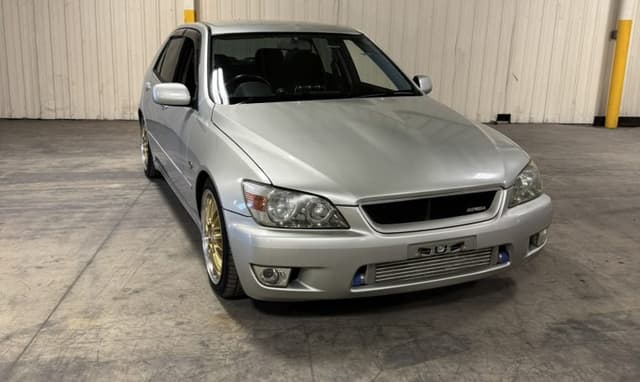1998 Toyota Altezza JDM car for sale — photo 2 of 25
