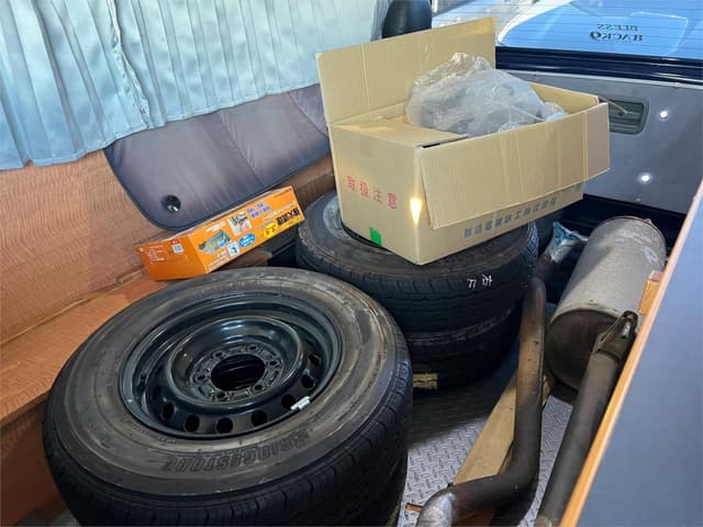 2005 Toyota HiAce JDM car for sale — photo 13 of 25