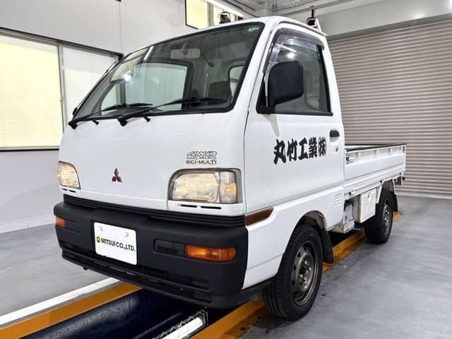 1997 Mitsubishi Minicab JDM car for sale — photo 2 of 25