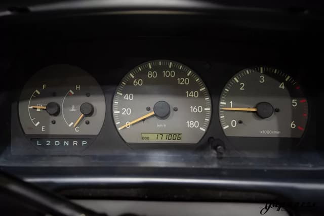 1997 Toyota HiAce JDM car for sale — photo 13 of 25