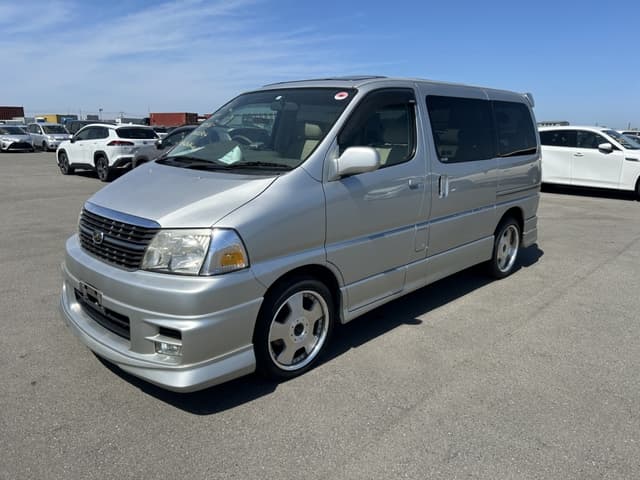 2000 Toyota Grand Hiace JDM car for sale — photo 10 of 25