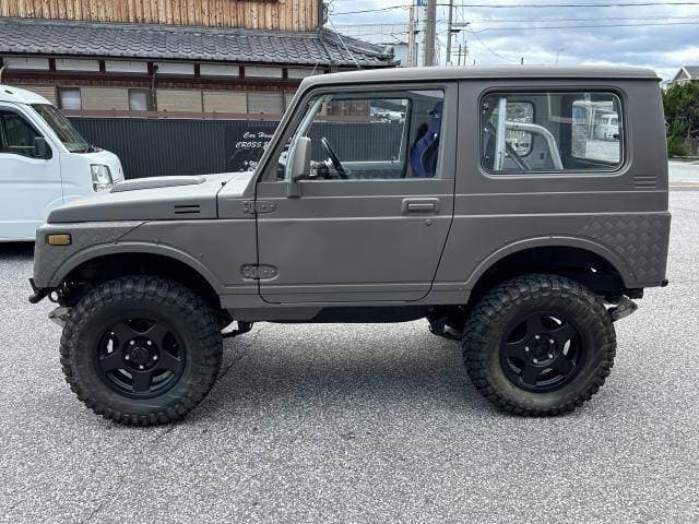 1992 Suzuki Jimny JDM car for sale — photo 2 of 13
