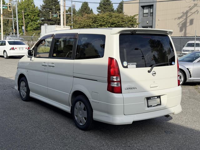 2005 Nissan Serena JDM car for sale — photo 5 of 19