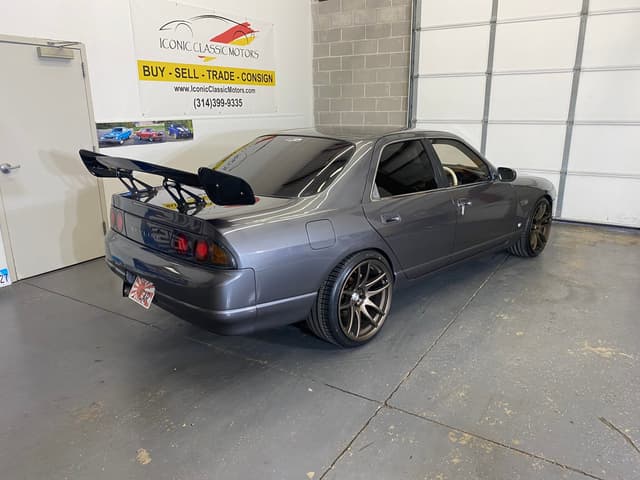 1993 Nissan Skyline JDM car for sale — photo 6 of 23