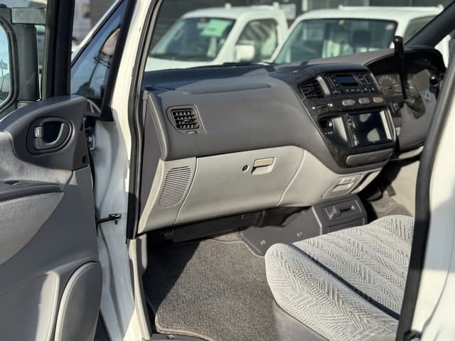 2000 Mitsubishi Delica JDM car for sale — photo 7 of 25