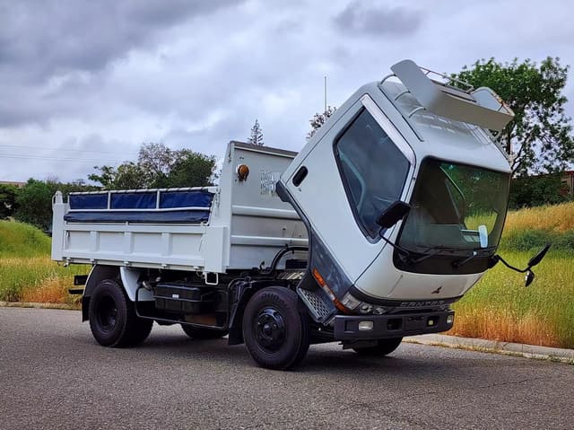 1996 Mitsubishi Canter JDM car for sale — photo 4 of 24