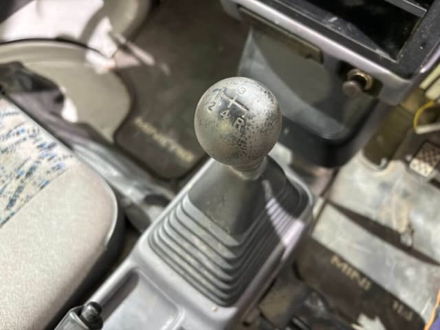 1997 Mitsubishi Minicab JDM car for sale — photo 11 of 23