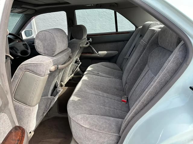 1996 Nissan Cima JDM car for sale — photo 6 of 13
