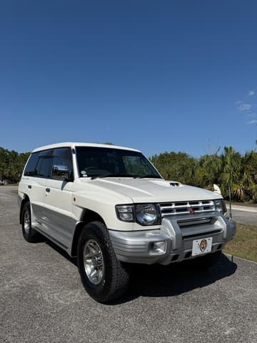 1997 Mitsubishi Pajero JDM car for sale — photo 3 of 24