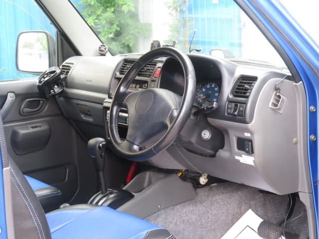 2001 Suzuki Jimny JDM car for sale — photo 10 of 24