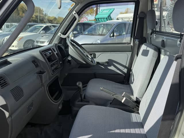 2005 Daihatsu Hijet JDM car for sale — photo 9 of 10