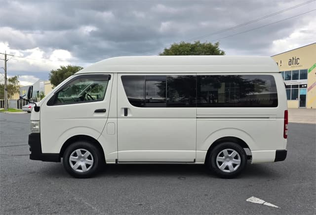 2012 Toyota HiAce JDM car for sale — photo 3 of 11