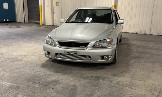 1998 Toyota Altezza JDM car for sale — photo 17 of 25