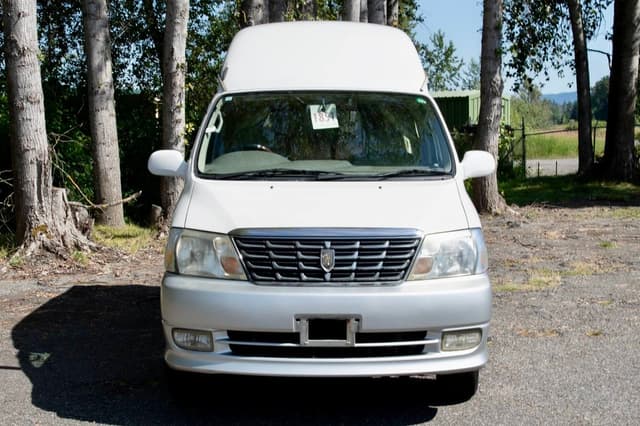 1999 Toyota Grand Hiace JDM car for sale — photo 2 of 25