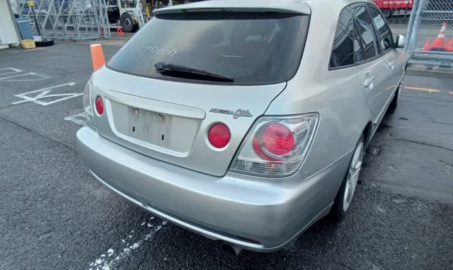 2001 Toyota Altezza JDM car for sale — photo 4 of 20
