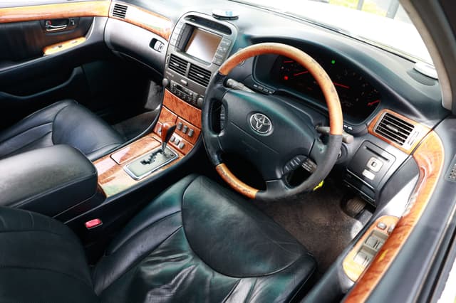 2000 Toyota Celsior JDM car for sale — photo 4 of 25
