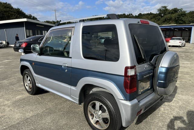 2008 Mitsubishi Pajero Mini JDM car for sale — photo 2 of 25
