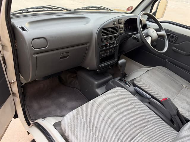 1998 Daihatsu Hijet JDM car for sale — photo 13 of 17